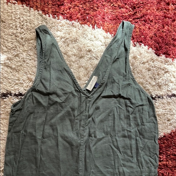 Green Sleeveless Jumpsuit - Picture 3 of 4